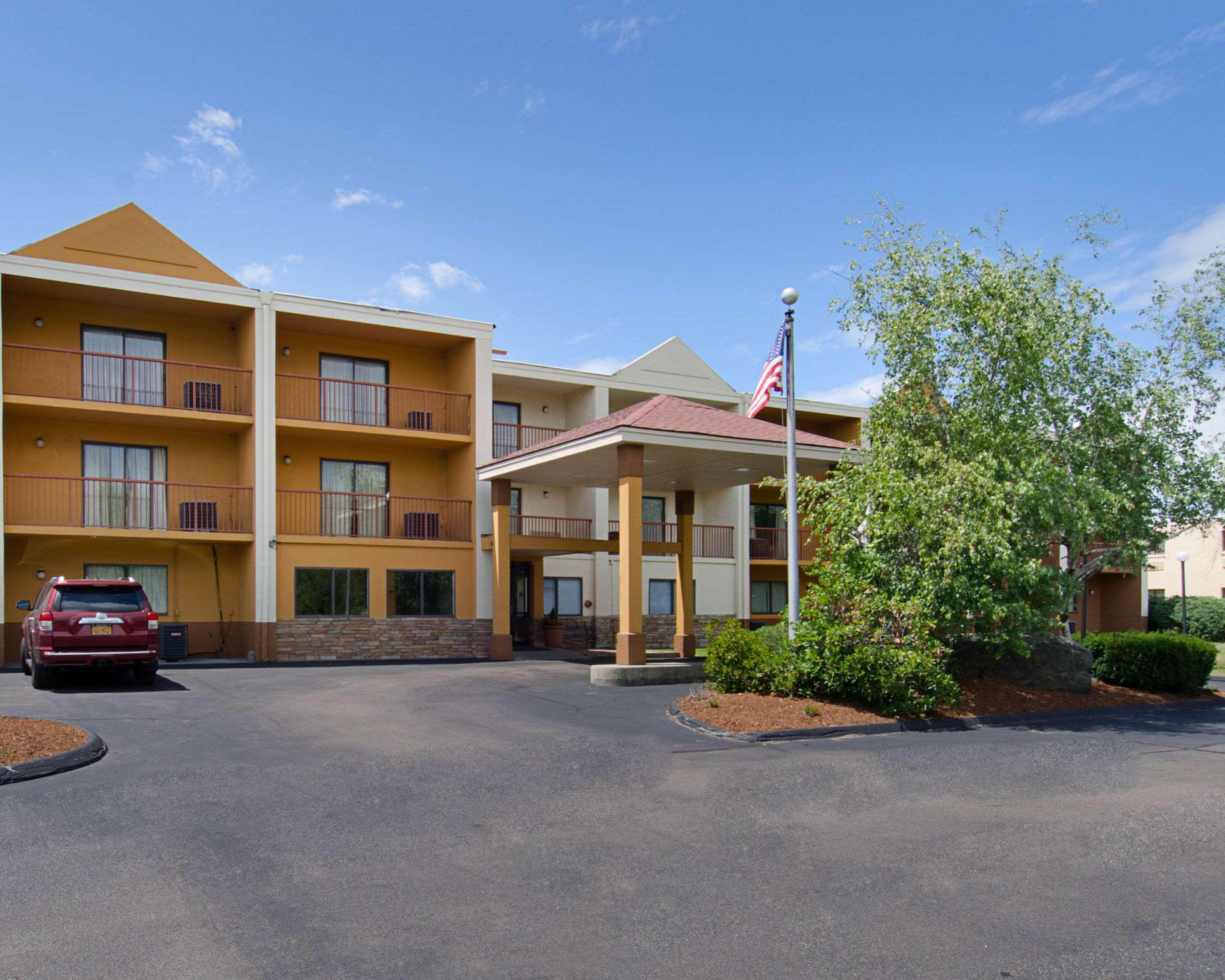 Quality Inn & Suites Worcester Exterior photo