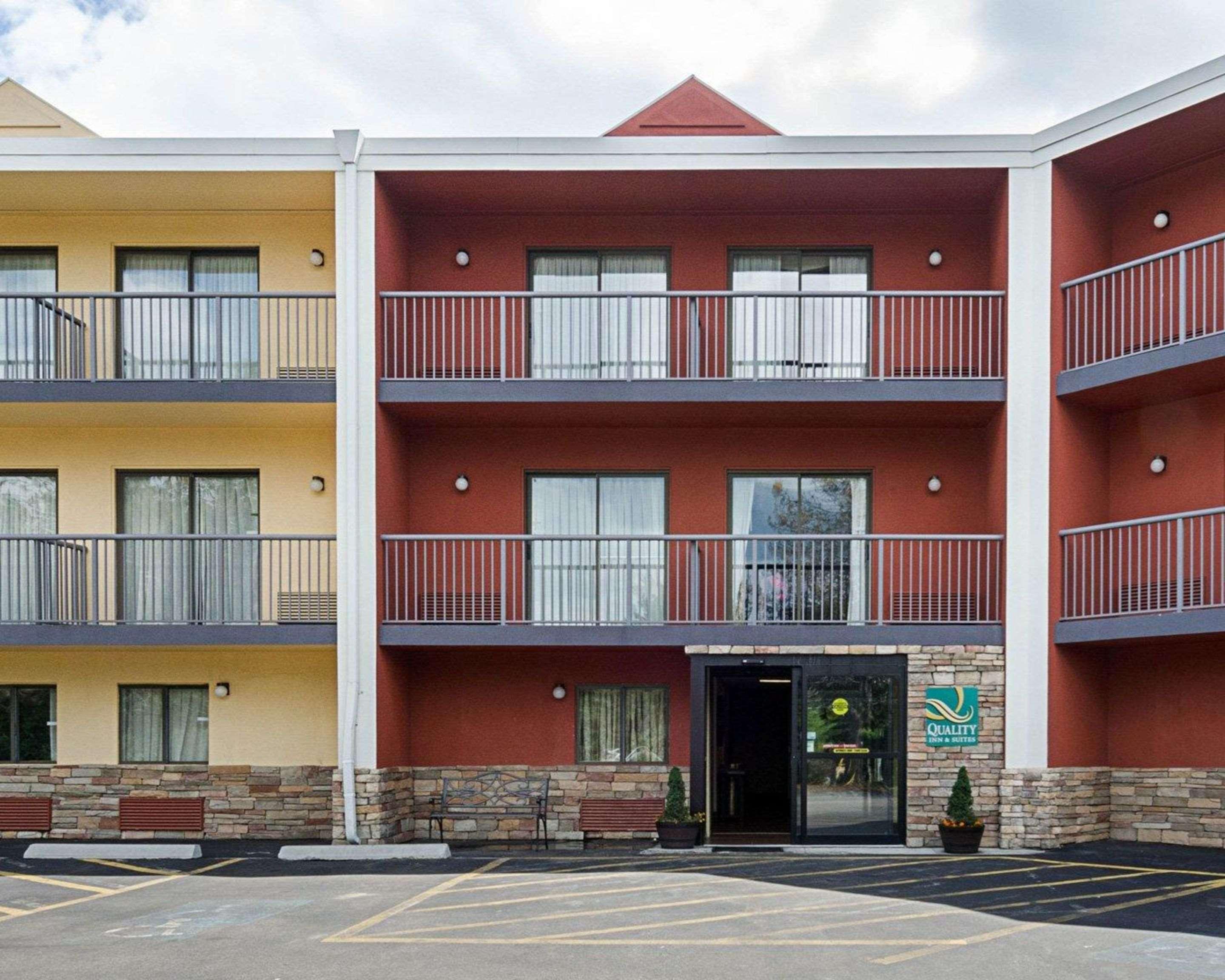 Quality Inn & Suites Worcester Exterior photo